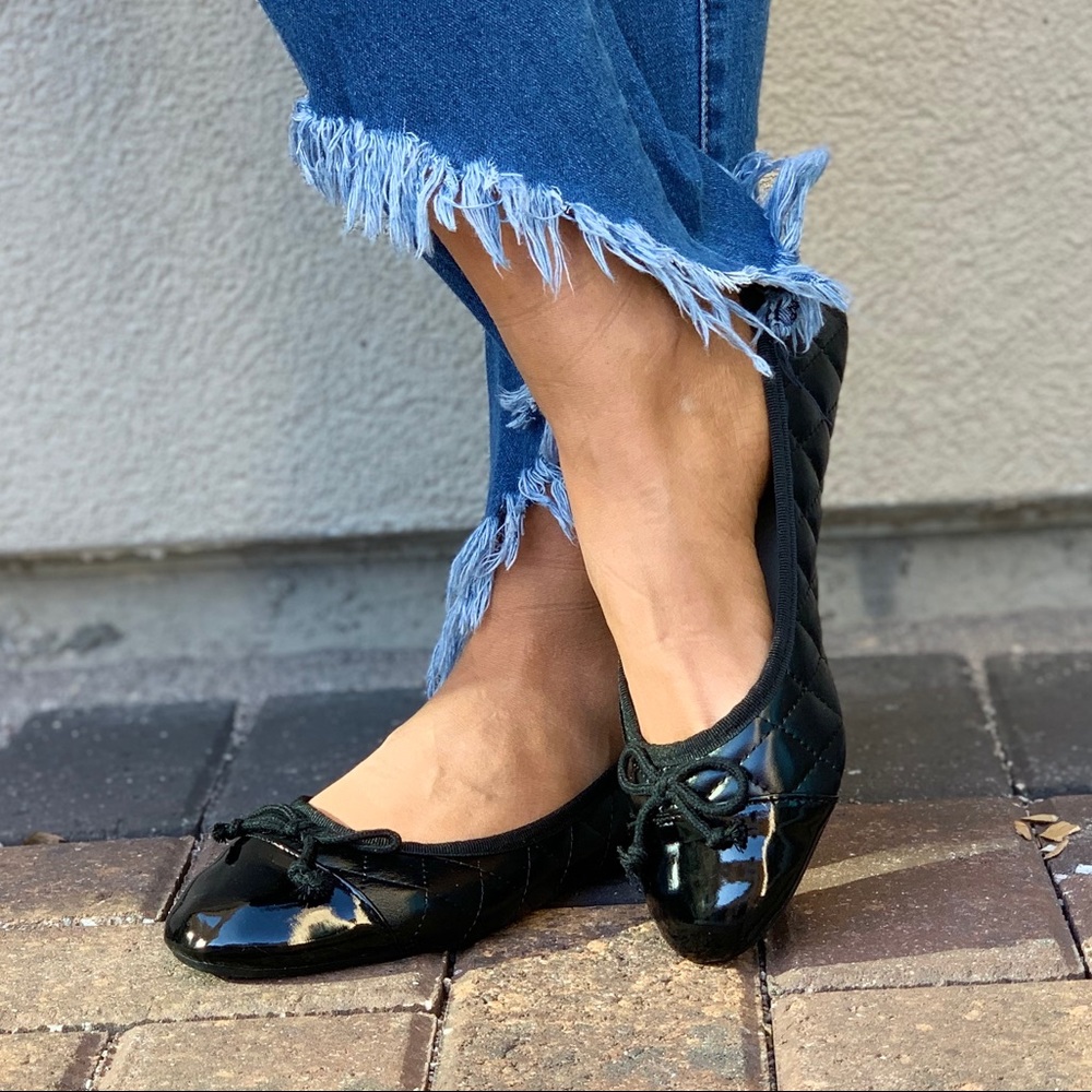Black Quilted Comfortable Classic Ballet Flats - Picture 6 of 7